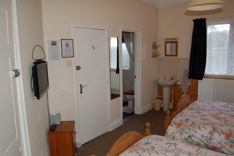 Trevarner Guest House - Image 3 - UK Tourism Online