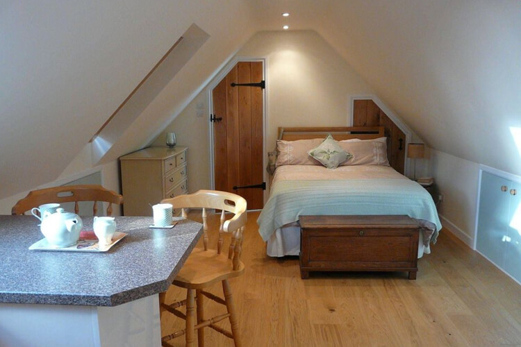 Woodpecker Cottage B&B - Image 2 - UK Tourism Online