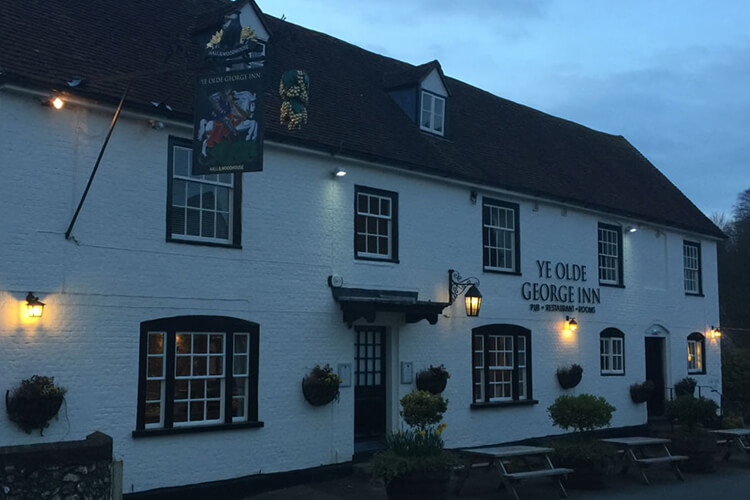 Ye Olde George Inn - Image 1 - UK Tourism Online