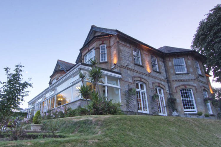 Luccombe Manor - Image 1 - UK Tourism Online