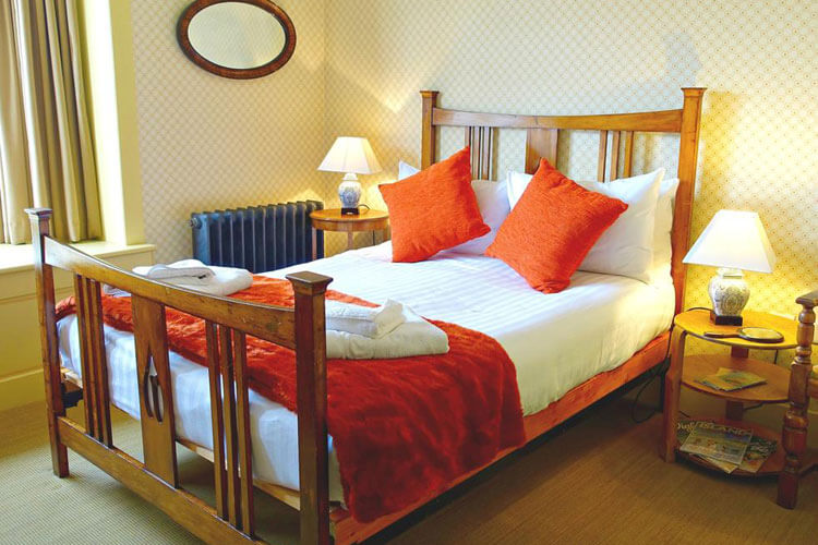 One Holyrood Bed and Breakfast - Image 2 - UK Tourism Online