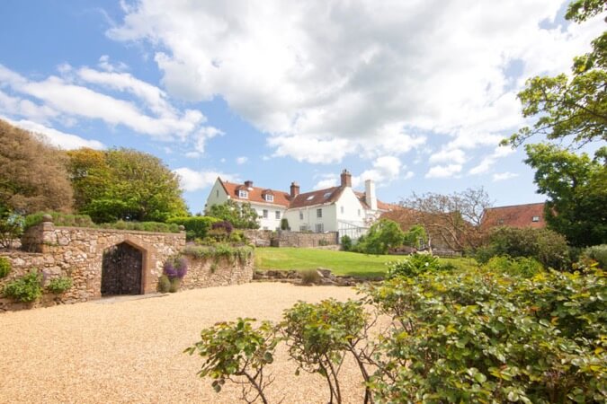 Tapnell Manor Thumbnail | Yarmouth - Isle of Wight | UK Tourism Online