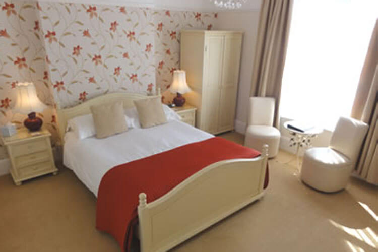 The Birkdale Guest House - Image 1 - UK Tourism Online
