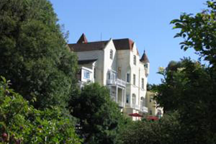 Ventnor Towers Hotel - Image 1 - UK Tourism Online