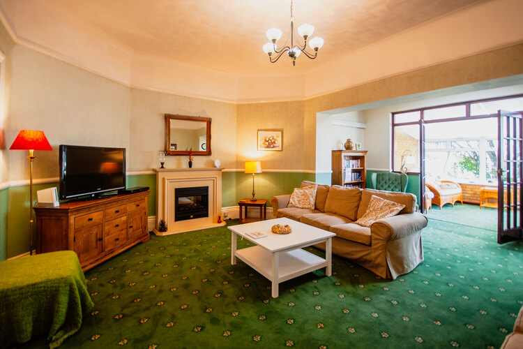 Westbury Lodge - Image 2 - UK Tourism Online