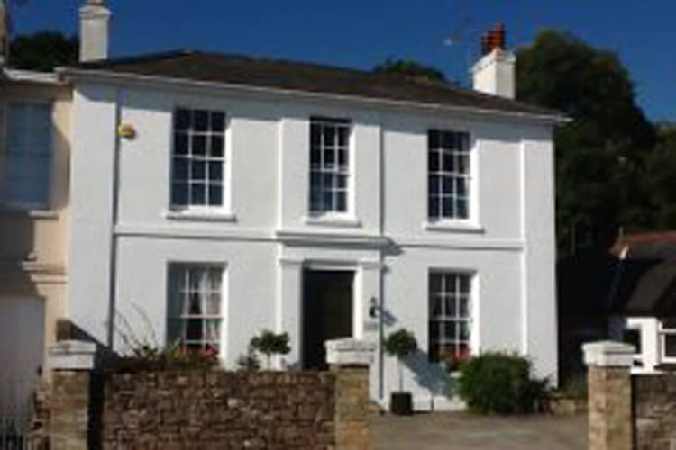 White Cottage - Image 1 - UK Tourism Online