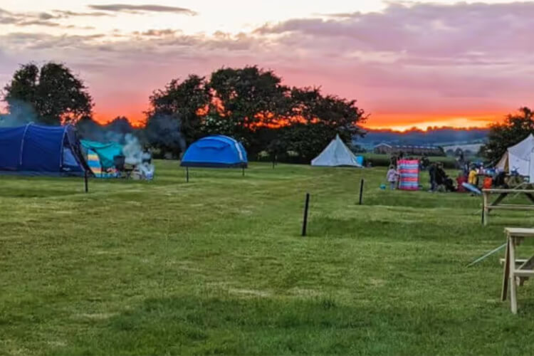 Fallow Fields Camping  - Image 1 - UK Tourism Online