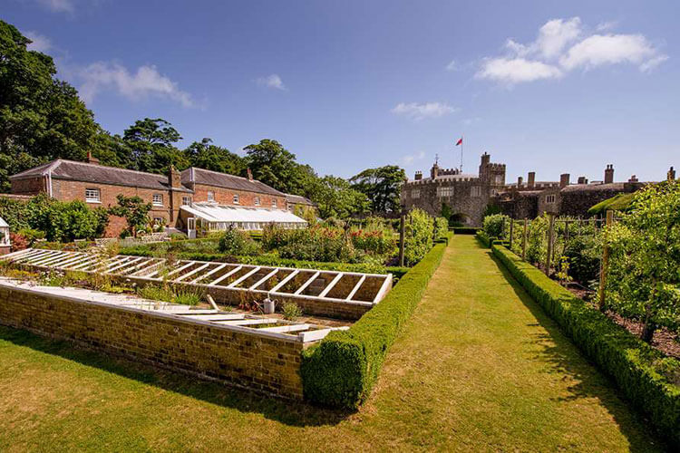 Garden Cottage & The Greenhouse Apartment - Image 1 - UK Tourism Online