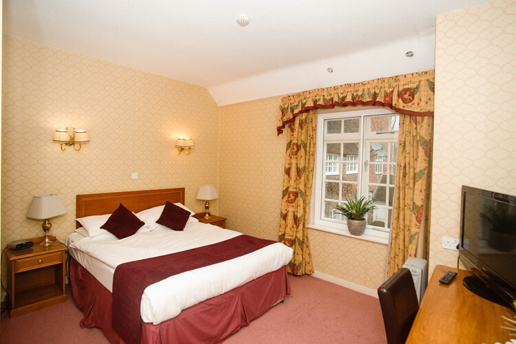 Howfield Manor Hotel - Image 3 - UK Tourism Online
