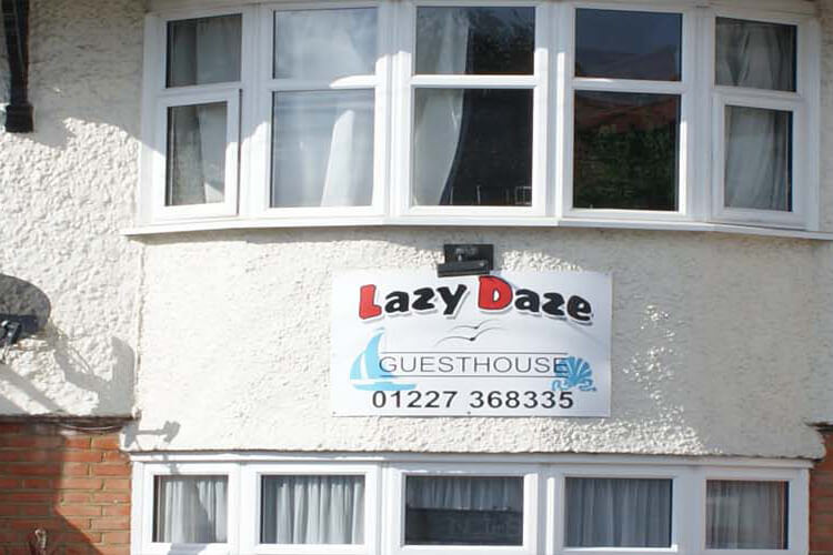 Lazy Daze Guest House - Image 1 - UK Tourism Online