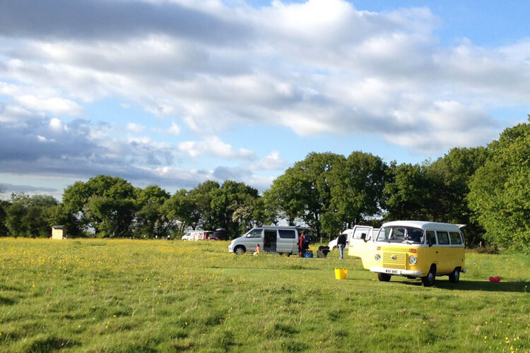 Sunny Field Campsite - Image 2 - UK Tourism Online