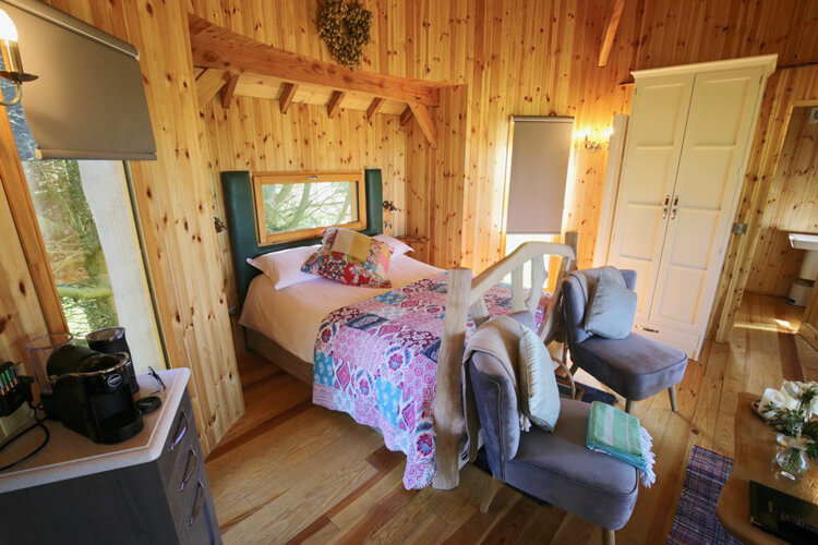 The Lodge Tree House - Image 3 - UK Tourism Online