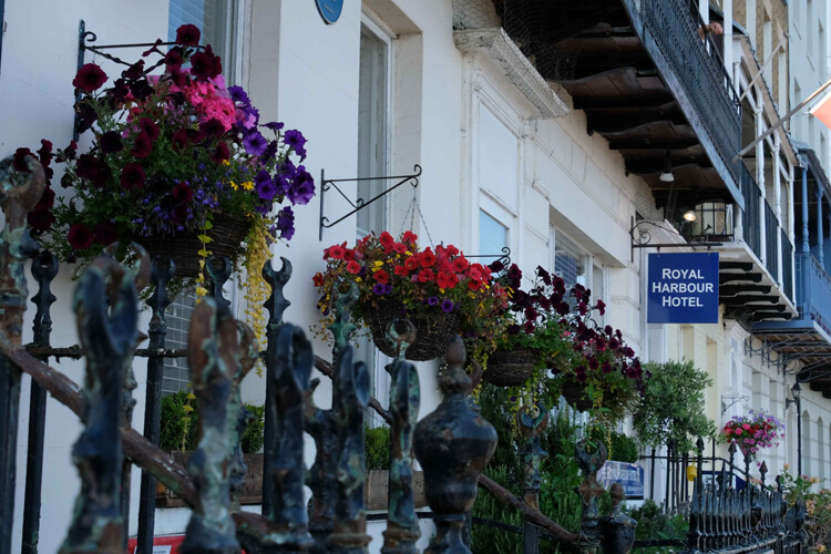 The Royal Harbour Hotel - Image 1 - UK Tourism Online