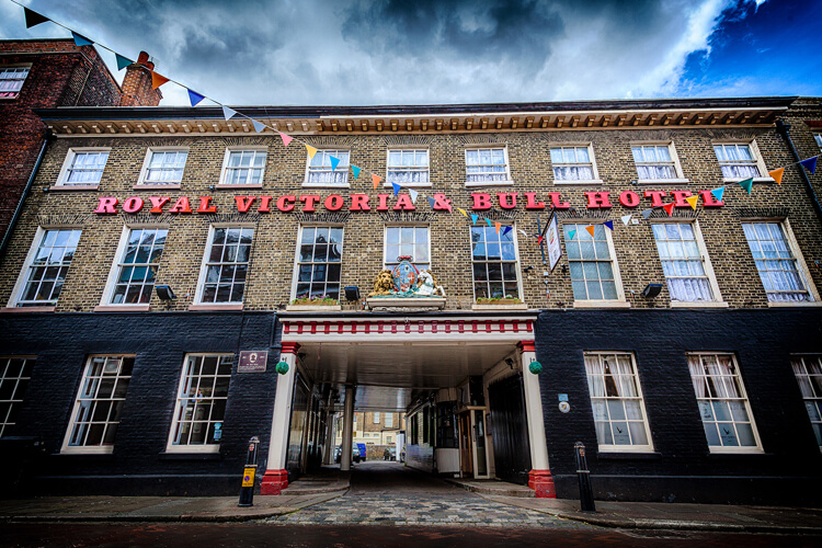 The Royal Victoria & Bull Hotel - Image 1 - UK Tourism Online