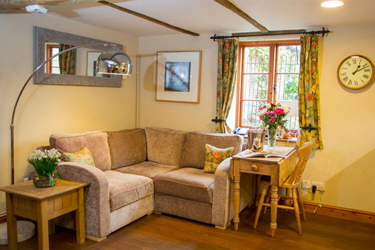 Weir Cottage - Image 3 - UK Tourism Online