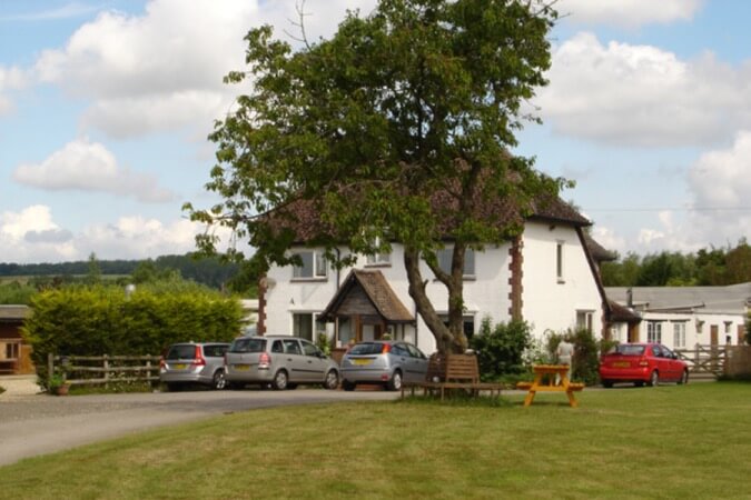 Chowle Farmhouse Thumbnail | Faringdon - Oxfordshire | UK Tourism Online