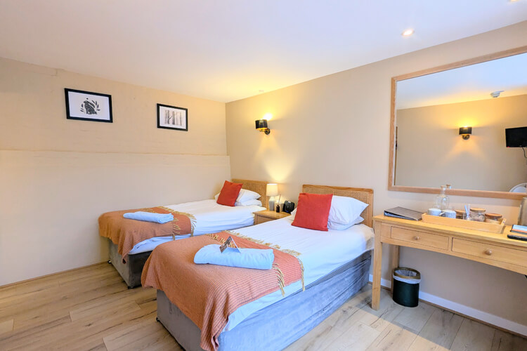 Kingfisher Barn - Image 4 - UK Tourism Online