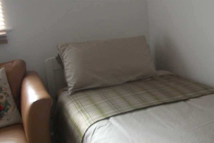 Self Contained Garden Apartment - Image 4 - UK Tourism Online