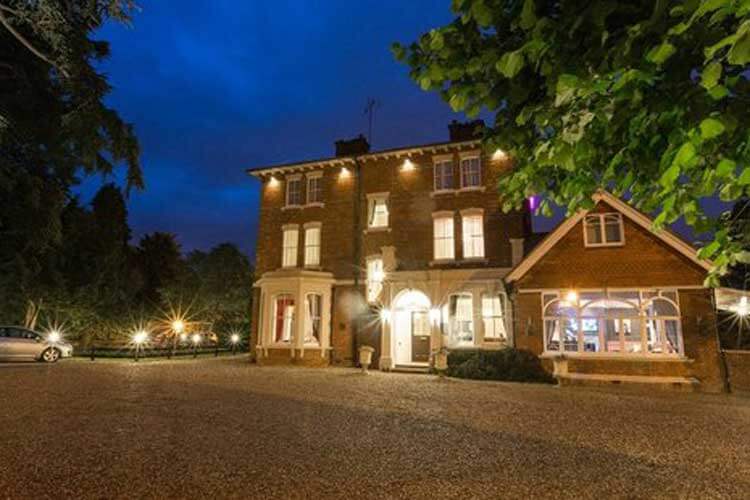 Steventon House Hotel - Image 1 - UK Tourism Online