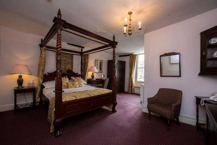 The Bull Hotel - Image 2 - UK Tourism Online