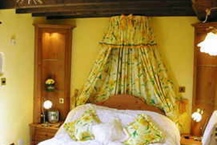 Turpins Lodge Cottage - Image 1 - UK Tourism Online