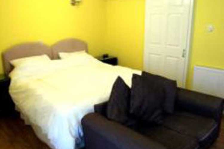 Watts Lodge Bed and Breakfast - Image 2 - UK Tourism Online