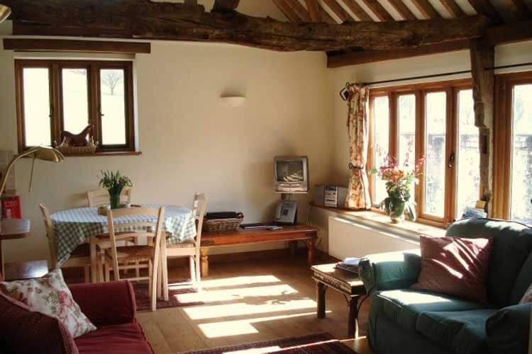 White Pond Farm Self Catering Accommodation - Image 2 - UK Tourism Online