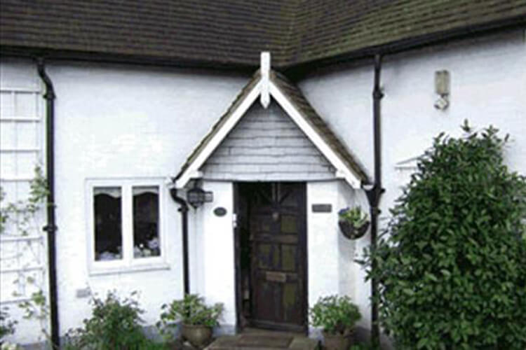 Rydes Hill Cottage Apartment in Guildford