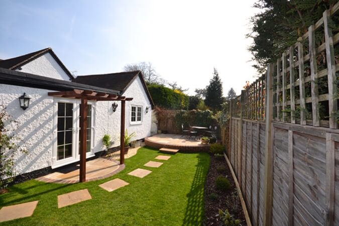 Surrey Cottages Thumbnail | Leatherhead - Surrey | UK Tourism Online