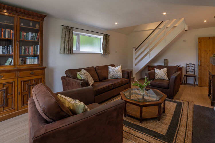 Surrey Hills Holiday Cottages - Image 2 - UK Tourism Online