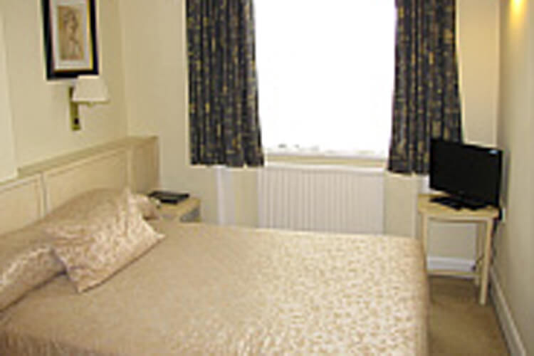 The Richmond Park Hotel - Image 1 - UK Tourism Online