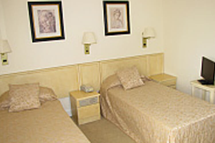 The Richmond Park Hotel - Image 2 - UK Tourism Online