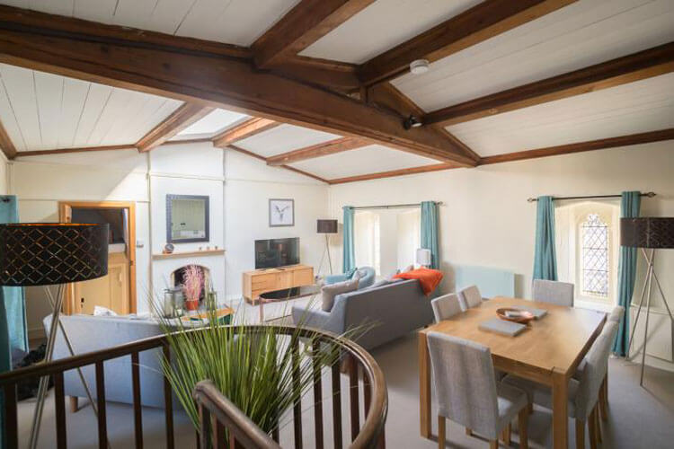 Chichester Cathedral Accommodation - Image 5 - UK Tourism Online