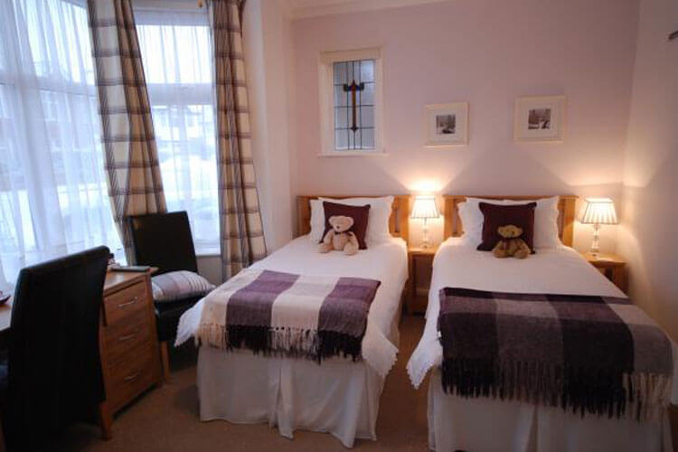 Camelot House - Image 4 - UK Tourism Online