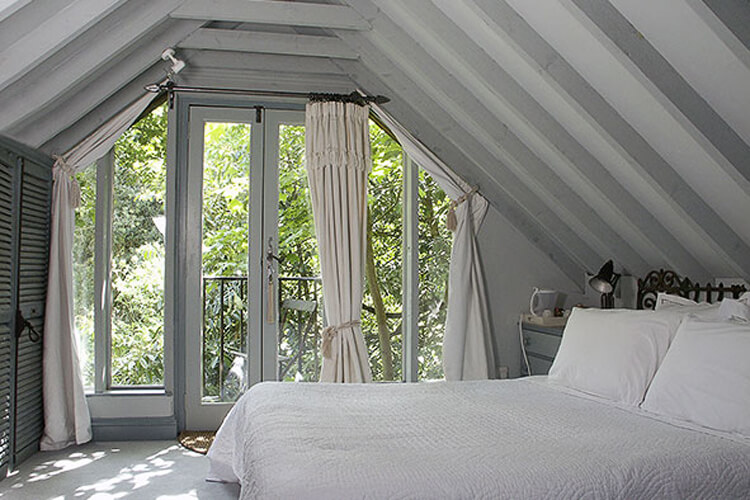 Castle Cottage B&B and Treehouse - Image 1 - UK Tourism Online
