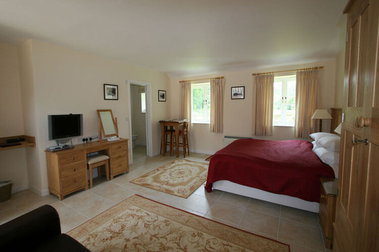 Chilgrove Farm Bed & Breakfast - Image 5 - UK Tourism Online