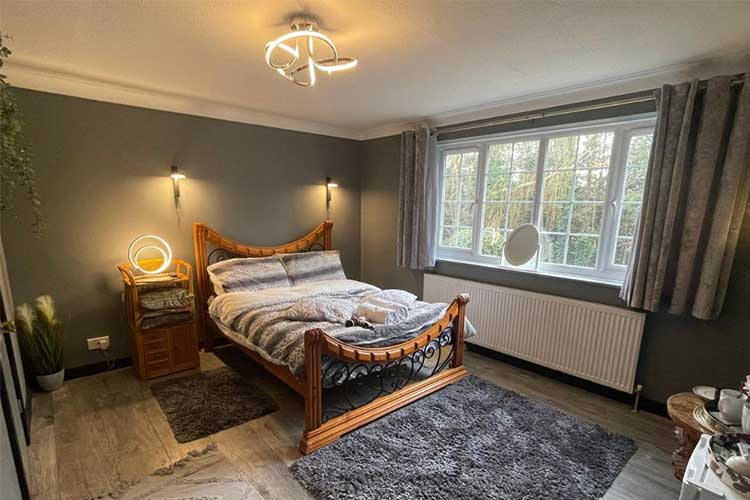 Da Vinci Guest House near Gatwick Airport - Image 1 - UK Tourism Online