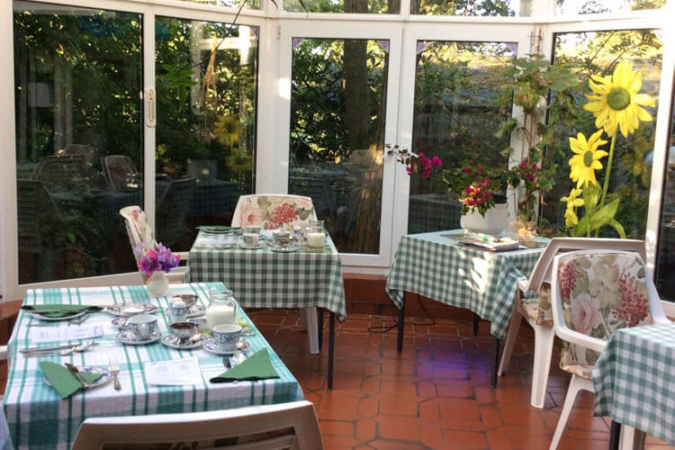 Holly House Bed and Breakfast - Image 4 - UK Tourism Online