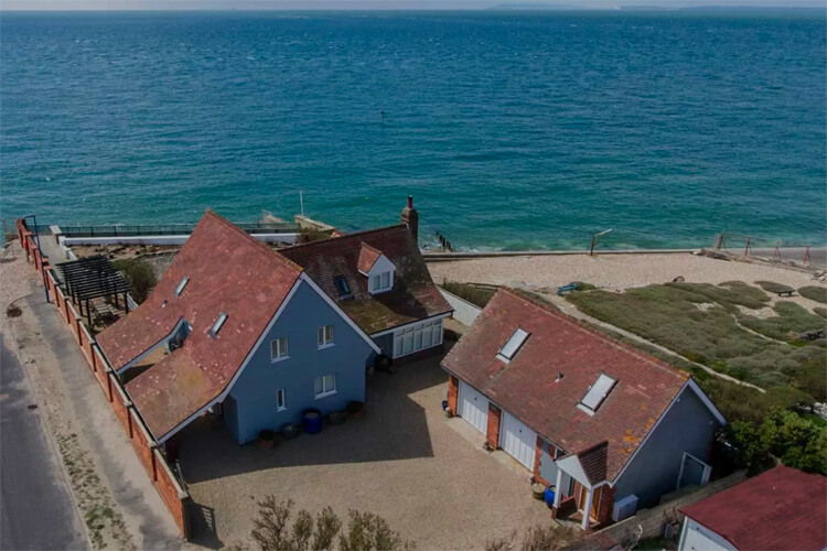 Selsey Beach House - Image 1 - UK Tourism Online