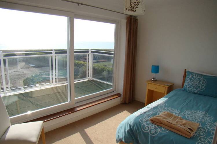 Sussex Beach House - Image 1 - UK Tourism Online