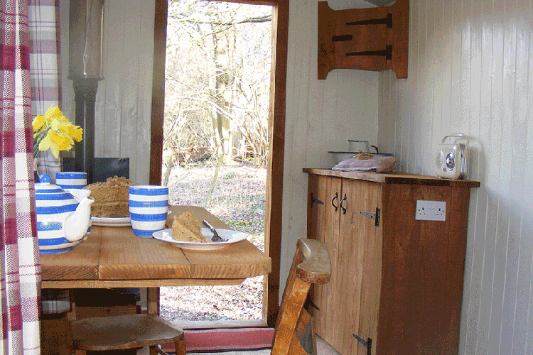 Waydown Cottage Shepherds Huts - Image 3 - UK Tourism Online