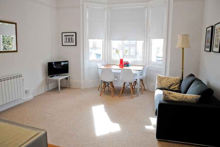 Worthing Accommodation - Image 2 - UK Tourism Online