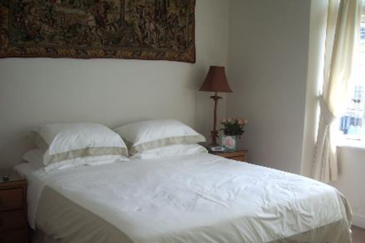 Cornerways Guest House - Image 1 - UK Tourism Online