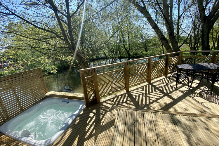 Fairwood Lakes Holiday Park - Image 2 - UK Tourism Online
