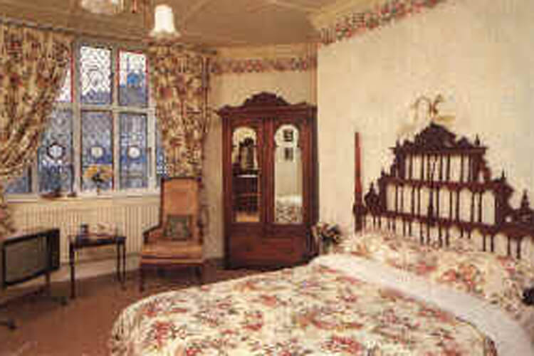 Old Red House - Image 2 - UK Tourism Online