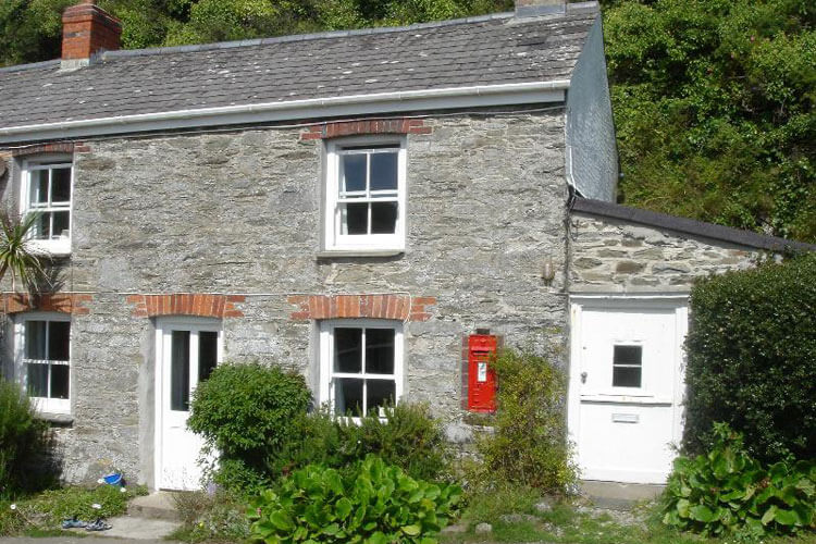 1 Cliff Cottage - Image 1 - UK Tourism Online