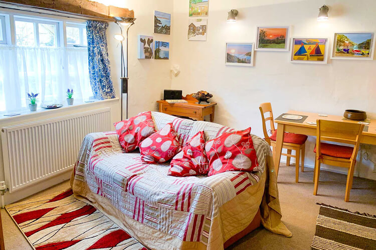 Angie’s Walhalla Cottage - Image 3 - UK Tourism Online