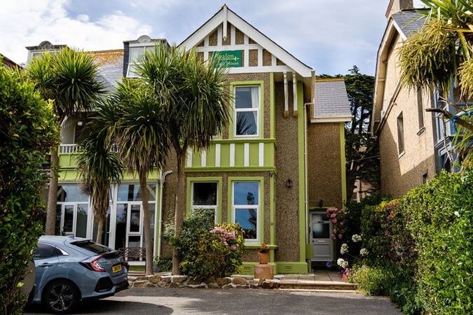 Avalon Guesthouse Thumbnail | Newquay - Cornwall | UK Tourism Online