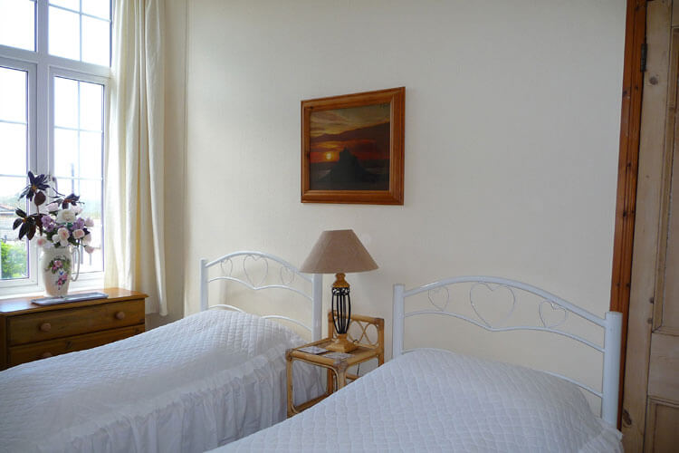Bassets Acre Holiday Apartments - Image 2 - UK Tourism Online