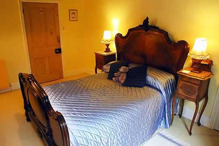 Bedknobs Bed and Breakfast - Image 2 - UK Tourism Online